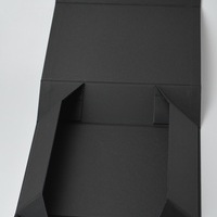 ブック式折り畳みマグネット装着貼り箱のサムネイル