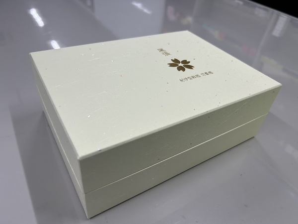 068】ハート型・浅蓋式・ヒンジ式 ガレージキットのフィギュア用 化粧