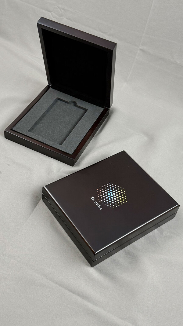 PSAケース対応の高級木箱！トレーディングカード用ギフトボックス小ロット１個から購入可能です！