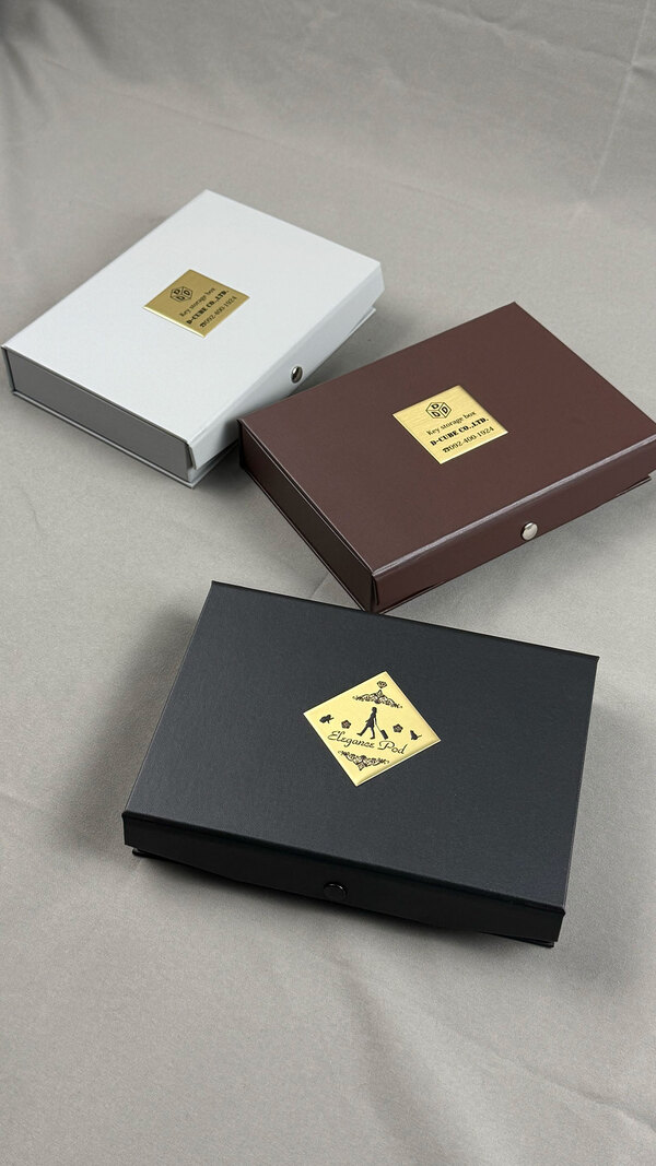 フリークッションとは汎用性が高く安全に商品を固定できる高級感のある化粧箱！